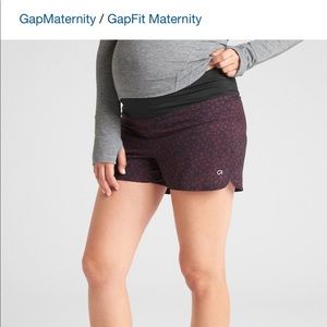 Gap fit maternity shorts